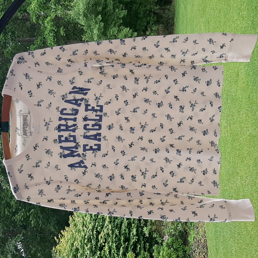 American Eagle thermal crewneck top. M